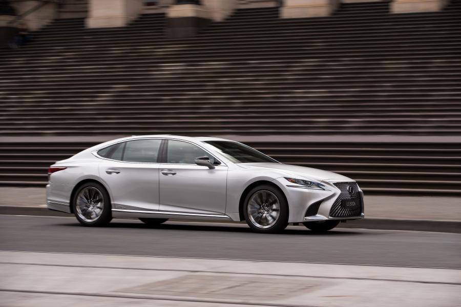  Lexus LS500h 2018 года  (AU) (фото 21 из 23)
